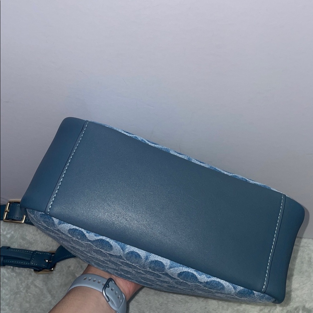 NWT Coach Denim ‘Hadley’ Crossbody - Picture 4 of 12